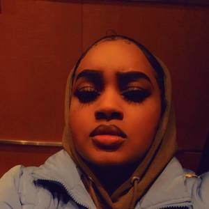 Meet your Posher, Crystal